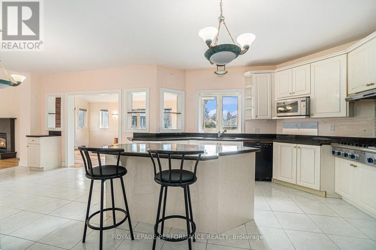 28638779/1702-ortona-avenue/carleton-heights/ottawa/ontario/K2C1W7_9