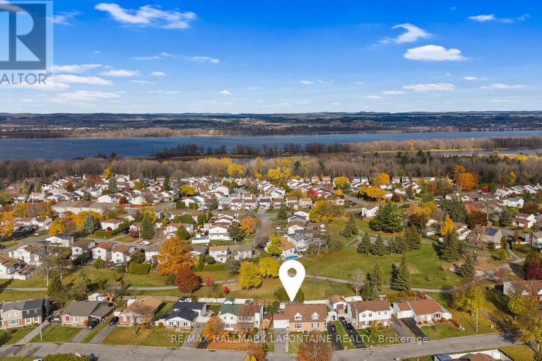 29082379/303-mockingbird-drive/chatelaine-village/ottawa/ontario/K1E2A4_35