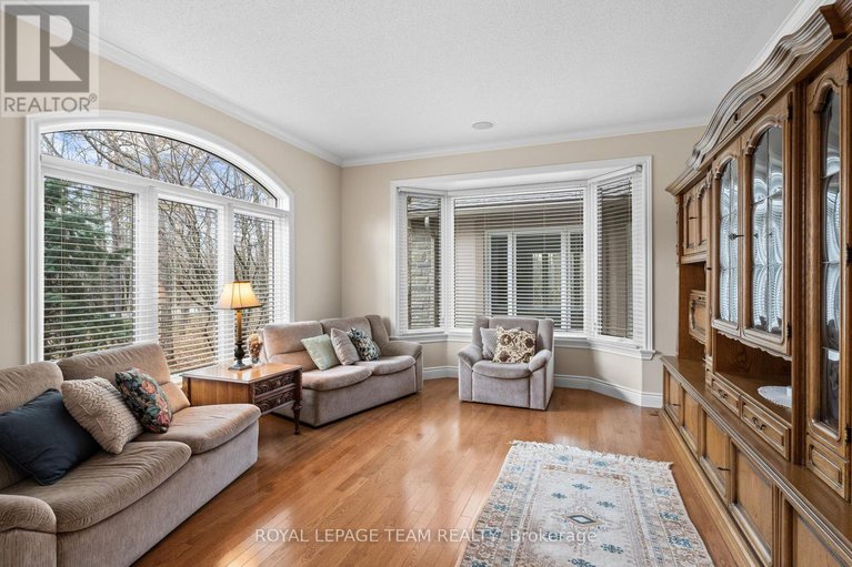 28313084/6005-earlscourt-crescent/manotick-east-to-manotick-station/ottawa/ontario/K4M1K2_13