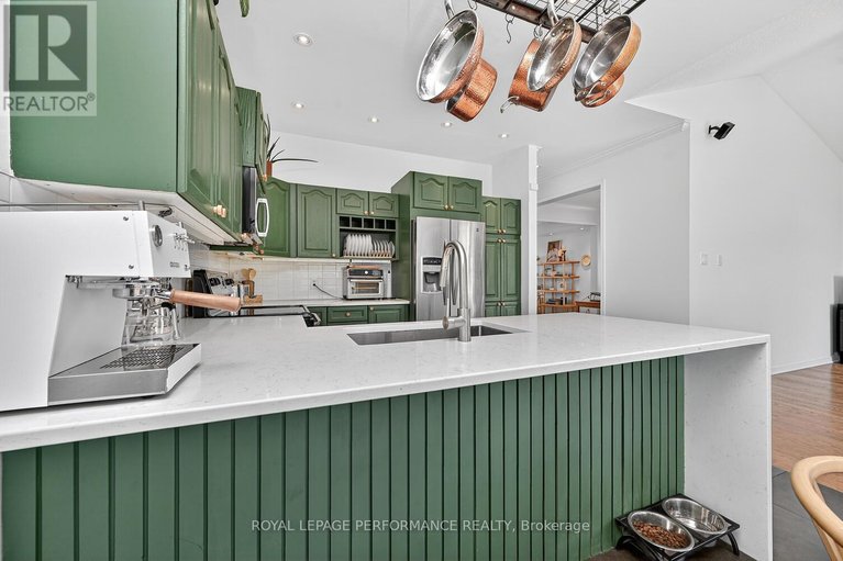 29575715/1665-frenette-street/fallingbrookgardenway-south/ottawa/ontario/K4A4L4_17