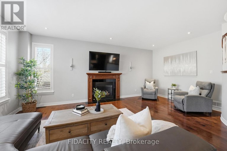 29657561/172-coyote-crescent/stittsville-south/ottawa/ontario/K2S2G6_17