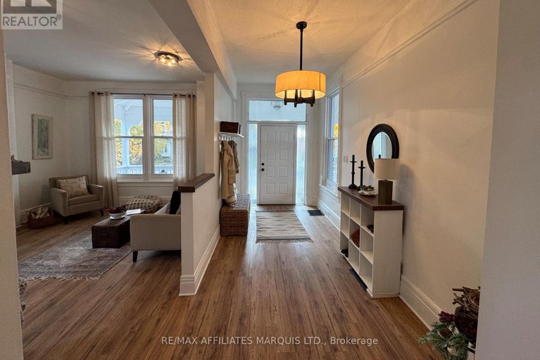 29078821/11-elgin-street-e/alexandria/north-glengarry/ontario/K0C1A0_18