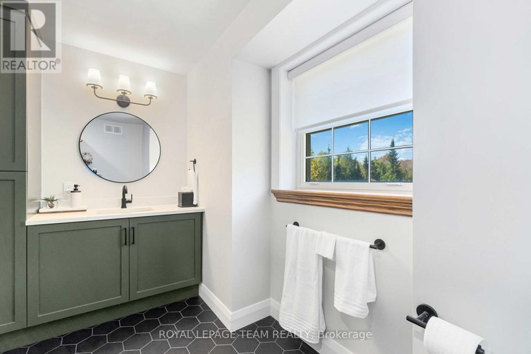 28940177/910-bolton-road/north-grenville-twp-kemptville-south/north-grenville/ontario/K0G1N0_35