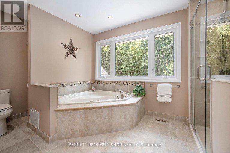 28689701/1410-sherruby-way/rural-kanata-central/ottawa/ontario/K2W1B1_20