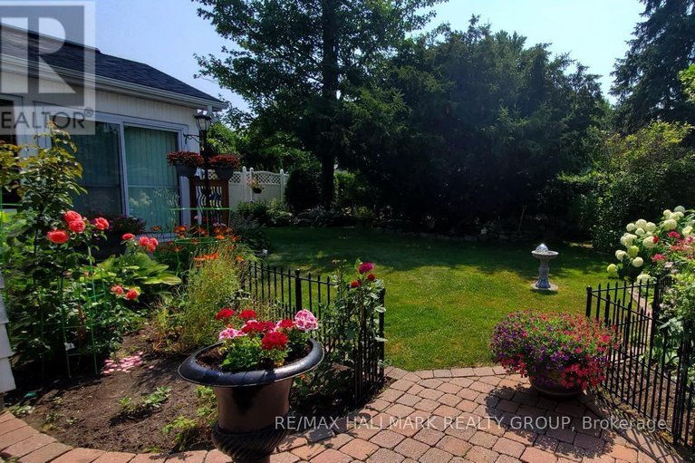 29129242/89-westpark-drive/blackburn-hamlet/ottawa/ontario/K1B3G4_49