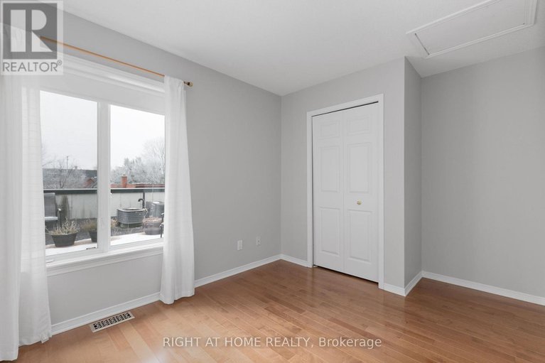 29127565/4-thorburn-private/lower-town/ottawa/ontario/K1N1G4_27