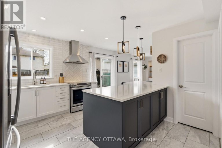 29677270/1625-bottriell-way/fallingbrookpineridge/ottawa/ontario/K4A1W5_12
