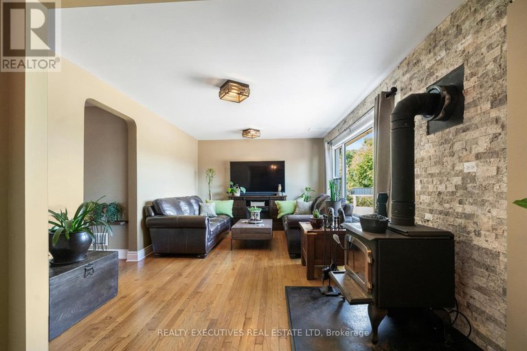 28776081/12705-maple-ridge-road/north-dundas-winchester-twp/north-dundas/ontario/K0C2K0_16