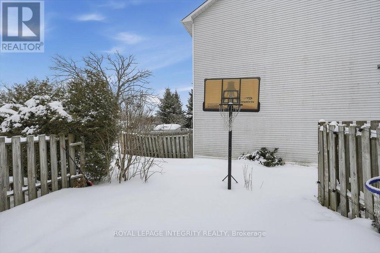 29253851/1985-woods-street/town-of-rockland/clarence-rockland/ontario/K4K1H7_30