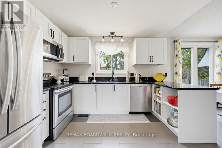 29646325/1703-fieldstone-crescent/convent-glen-south/ottawa/ontario/K1C1R6_9