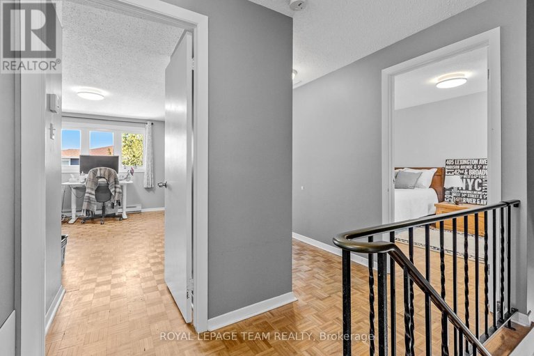 29675105/25-grady-crescent/sheahan-estatestrend-village/ottawa/ontario/K2H5S2_25