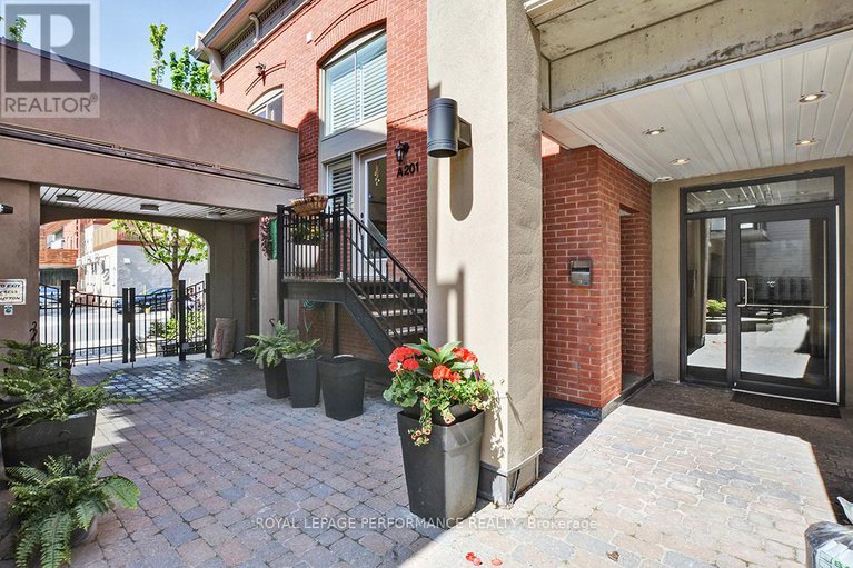 27937706/124-guigues-avenue/lower-townbyward-market/ottawa/ontario/K1N5H7_8
