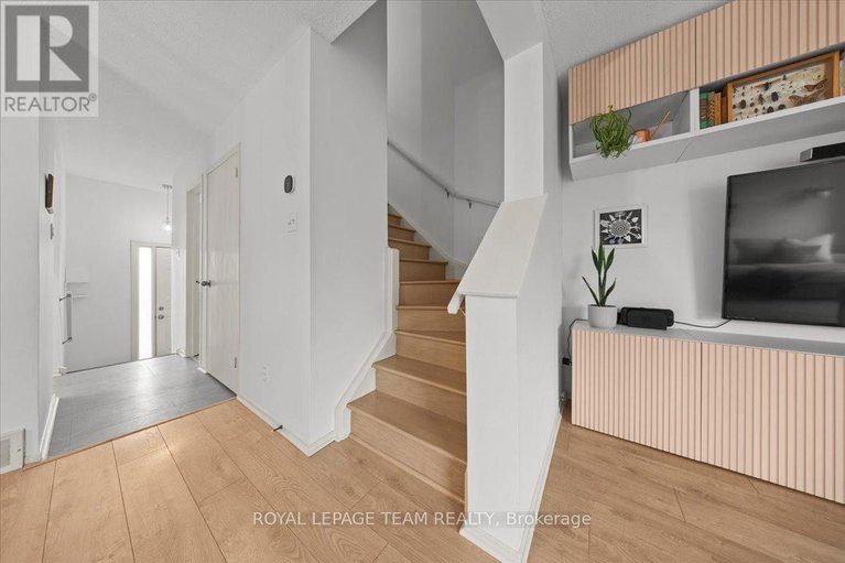 29615583/40-3230-uplands-drive/hunt-club/ottawa/ontario/K1V0C6_4