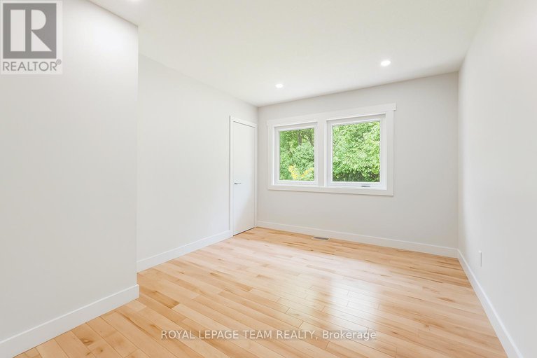 29148358/15-leacock-drive/beaverbrook/ottawa/ontario/K2K1R6_25