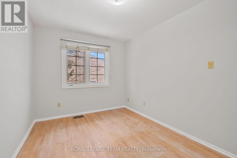 29531002/87-386-kintyre-private/carleton-square/ottawa/ontario/K2C3M6_24