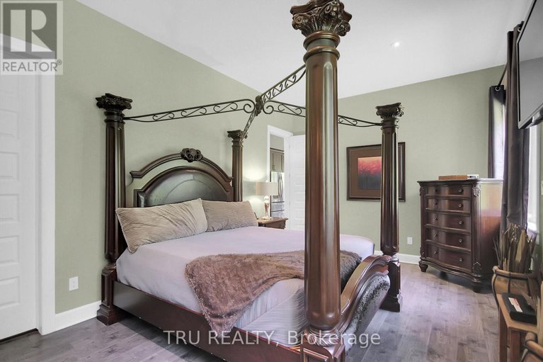 28474227/7909-parkway-road/osgoode-twp-north-of-reg-rd-6/ottawa/ontario/K0A2P0_14