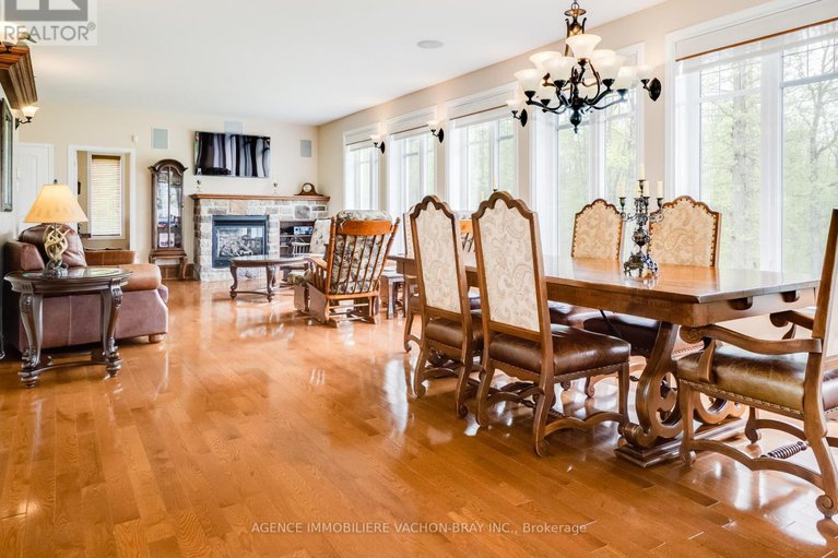 27979759/18668-concession-2-road/north-glengarry-kenyon-twp/north-glengarry/ontario/K0C1B0_8