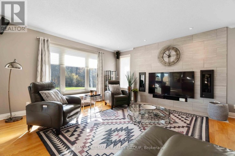 29476165/137-goodman-drive/kanata-north-west/ottawa/ontario/K2W1C7_13