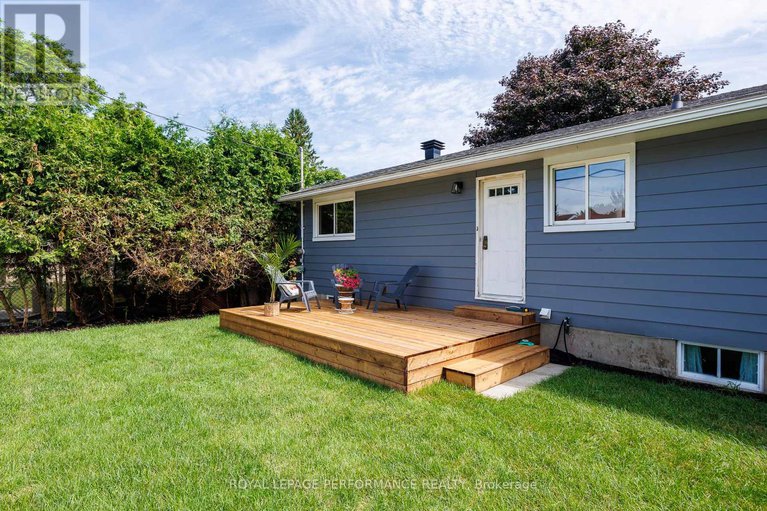 28604783/1398-jamison-avenue-s/bilberry-creekqueenswood-heights/ottawa/ontario/K1E1J5_43