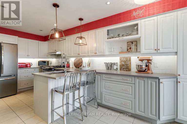 29094729/404-heathrow-private/stittsville-south/ottawa/ontario/K2S0M9_15