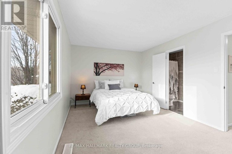 29476834/11-1160-shillington-avenue/carlington/ottawa/ontario/K1Z7Z4_12