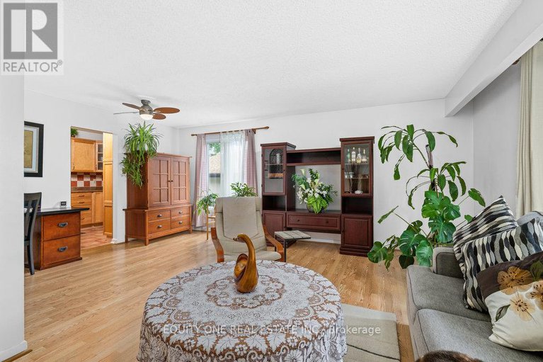28495374/542-sirois-avenue/overbrookcastle-heights/ottawa/ontario/K1K1H4_22