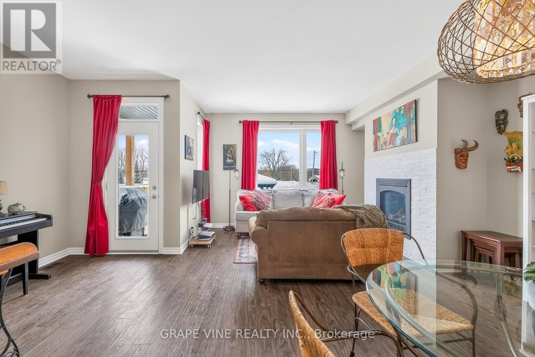 29642085/650-fisher-street/north-grenville-twp-kemptville-south/north-grenville/ontario/K0G1J0_17