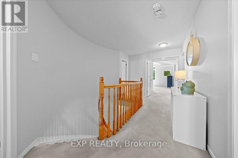 28638637/60-golders-green-lane/longfields/ottawa/ontario/K2J5G2_26