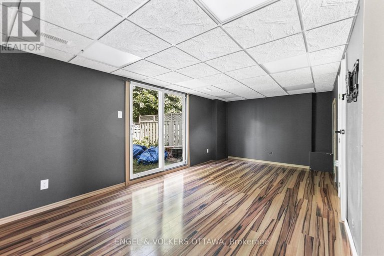 28594230/3-3205-uplands-drive/hunt-club-woods/ottawa/ontario/K1V9T3_29