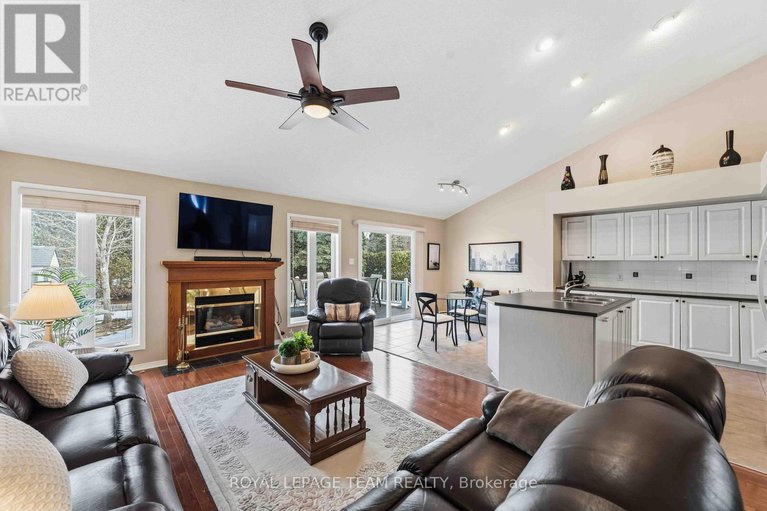 29666144/45-burnstead-crescent/emerald-meadowstrailwest/ottawa/ontario/K2M2T4_13