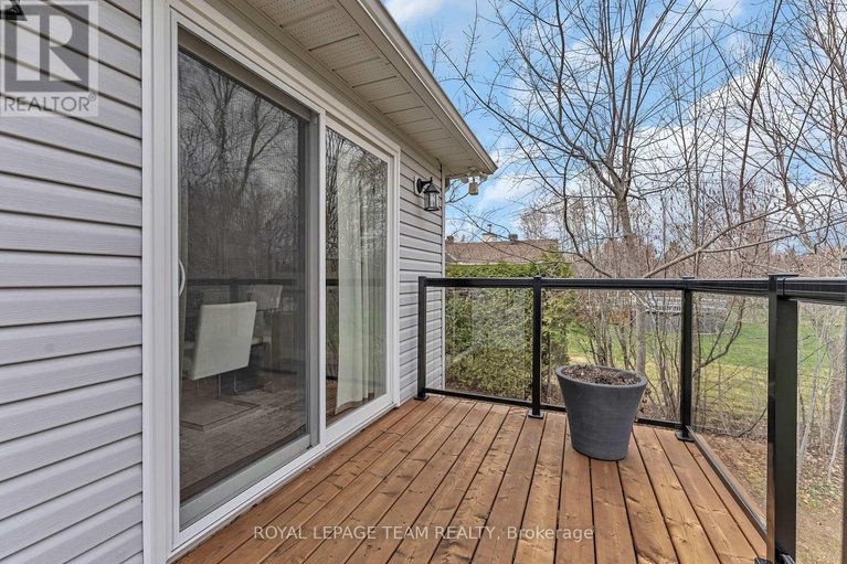 29645410/1517-back-place-avenue/greely/ottawa/ontario/K4P1R3_29