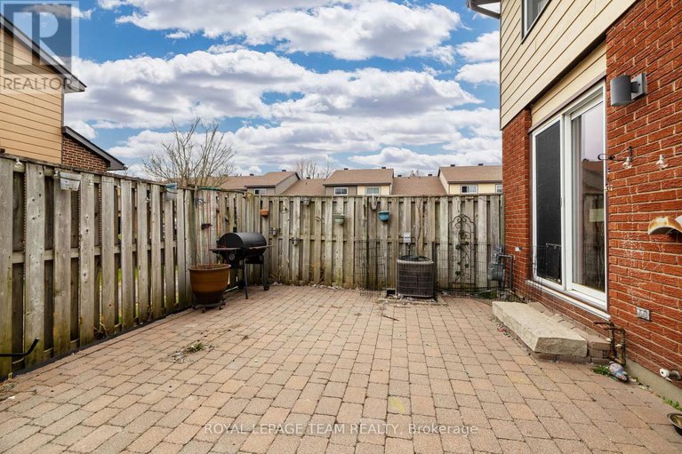 28526425/2245-orient-park-drive/blackburn-hamlet-south/ottawa/ontario/K1B4W3_35