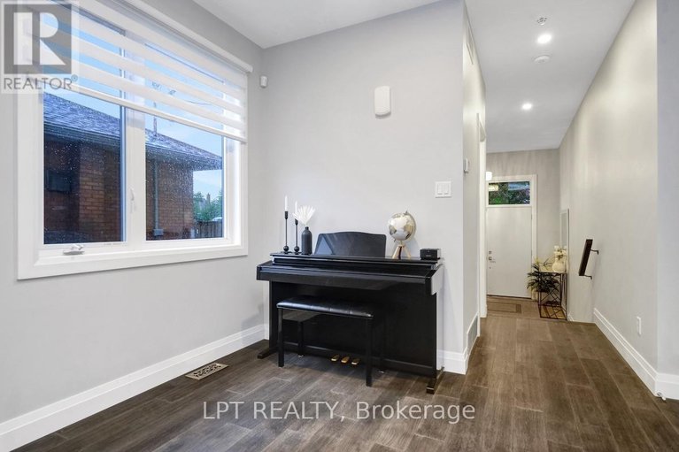 28586260/319-glynn-avenue/overbrookcastle-heights/ottawa/ontario/K1K1R9_5
