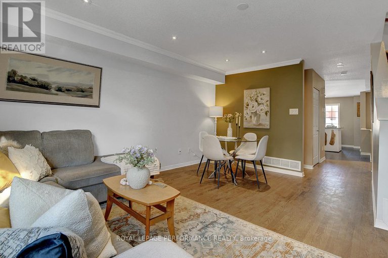 29329545/95-manhattan-crescent/central-park/ottawa/ontario/K2C4B7_21