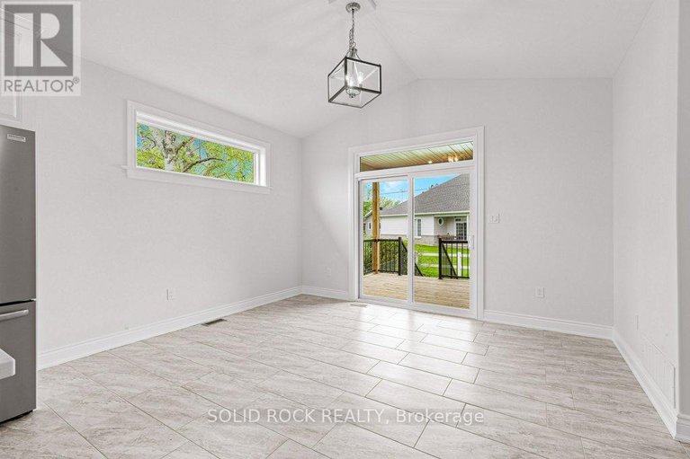 28351753/30-lakeview-drive/iroquois/south-dundas/ontario/K0E1K0_17