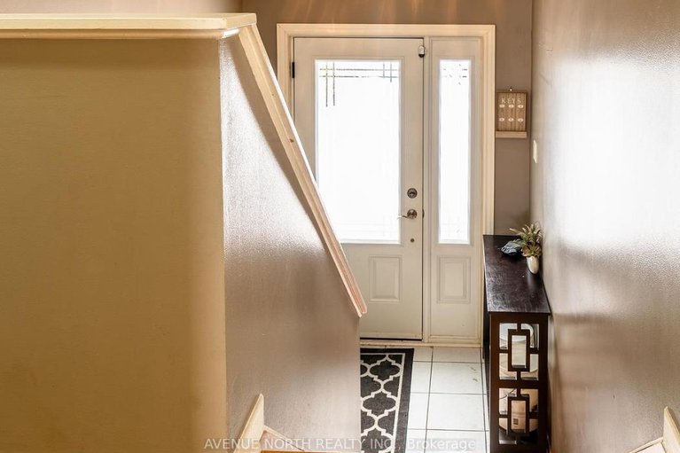 29413280/894-lise-crescent/town-of-rockland/clarence-rockland/ontario/K4K1G8_14