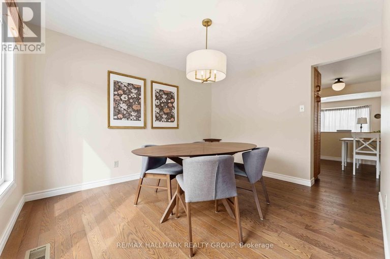 29645629/6033-meadowglen-drive/chapel-hill/ottawa/ontario/K1C5V4_12