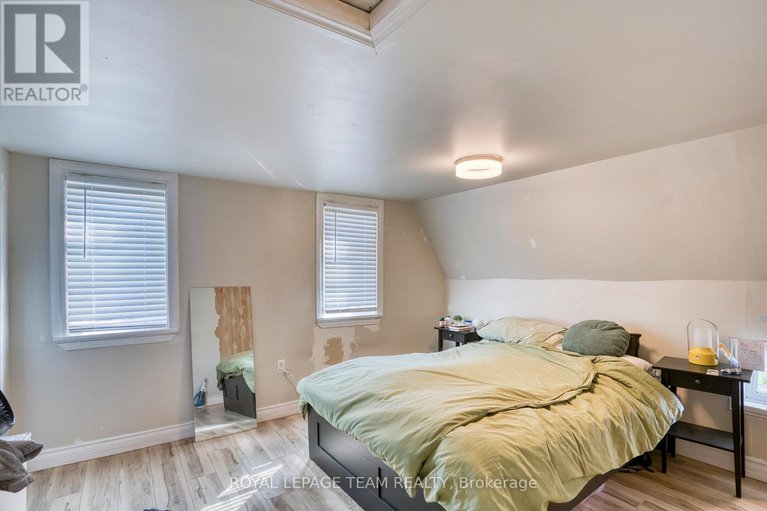 28435512/24-mercer-street/almonte/mississippi-mills/ontario/K0A1A0_26