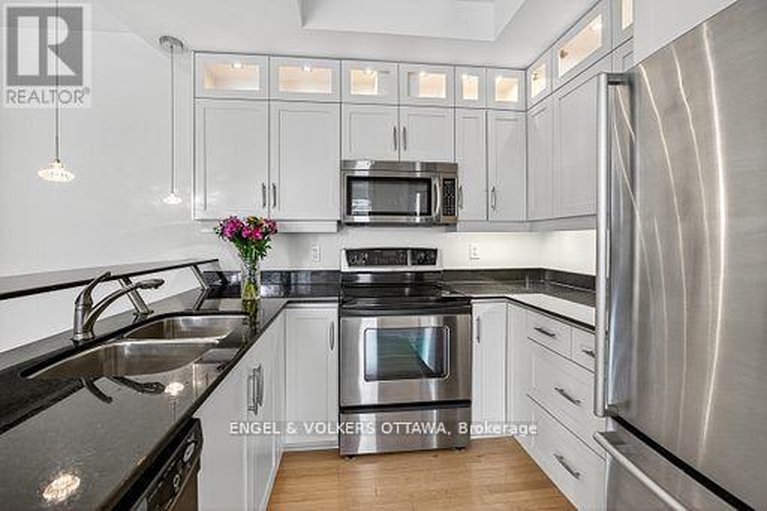 29608372/505-95-bronson-avenue/ottawa-centre/ottawa/ontario/K1R1E2_19