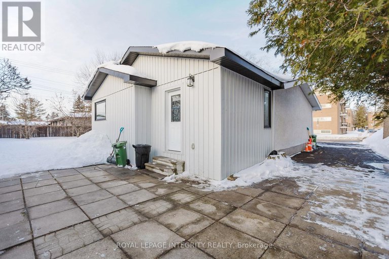 29409760/1197-deer-park-road/city-viewskylinefisher-heightsparkwood-hills/ottawa/ontario/K2E6H5_34