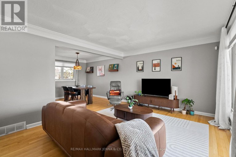 29393824/866-claude-street/castle-heightsrideau-high/ottawa/ontario/K1K2S6_6