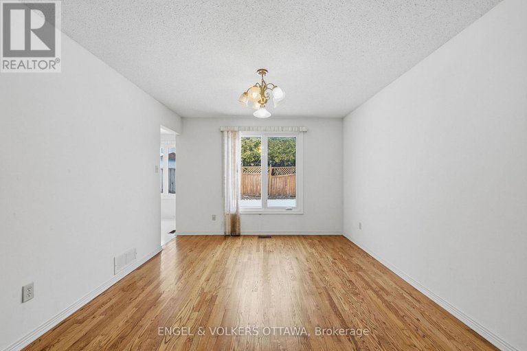 29484139/591-merkley-drive/fallingbrookpineridge/ottawa/ontario/K4A1S3_10