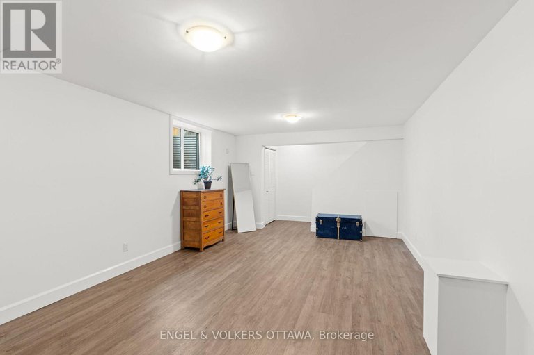 28371373/15-camwood-crescent/arlington-woods/ottawa/ontario/K2H7X1_37