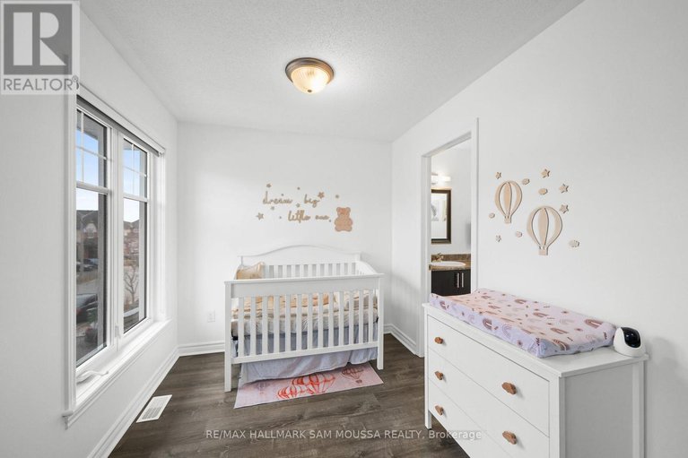 29585779/185-flat-sedge-crescent/blossom-parkkemp-parkfindlay-creek/ottawa/ontario/K1T0G9_26