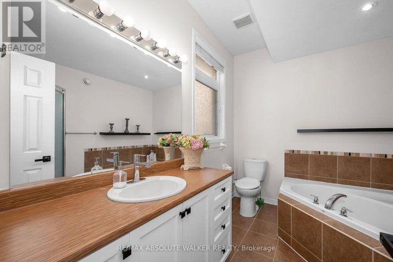 29594614/1024-marconi-avenue/morgans-grantsouth-march/ottawa/ontario/K2W0C8_14