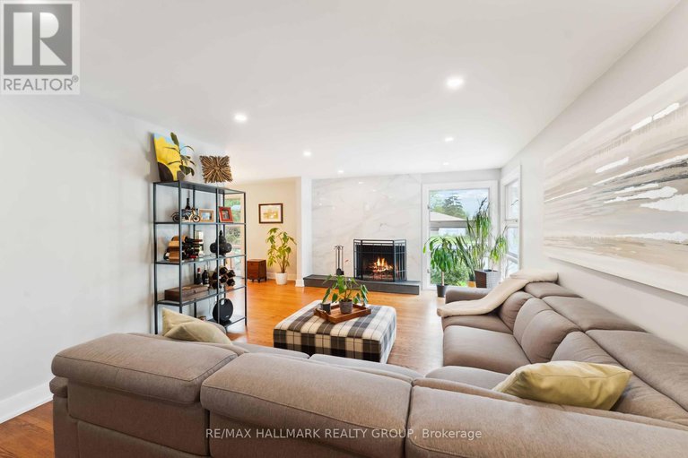 28698299/2425-ogilvie-road/beacon-hill-north/ottawa/ontario/K1J7N3_4