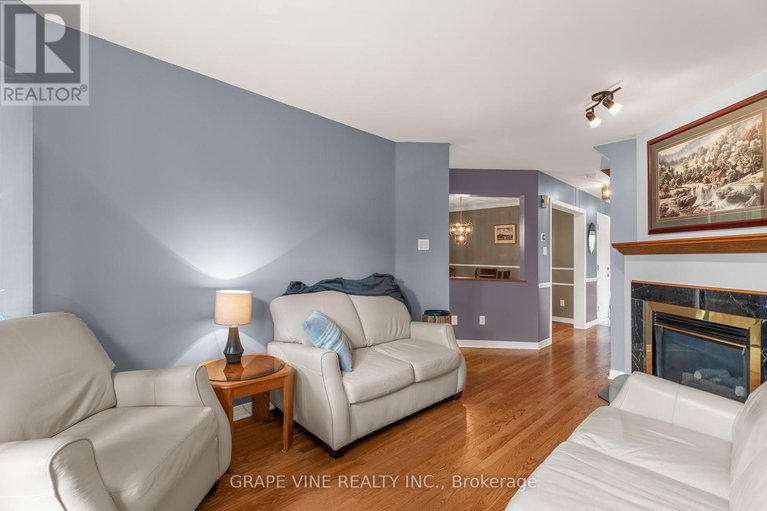28300194/4316-owl-valley-drive/riverside-southgloucester-glen/ottawa/ontario/K1V1L3_11