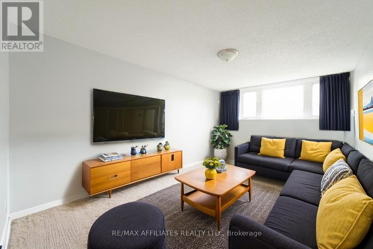 28581367/243-monterey-drive/leslie-park/ottawa/ontario/K2H7B1_23