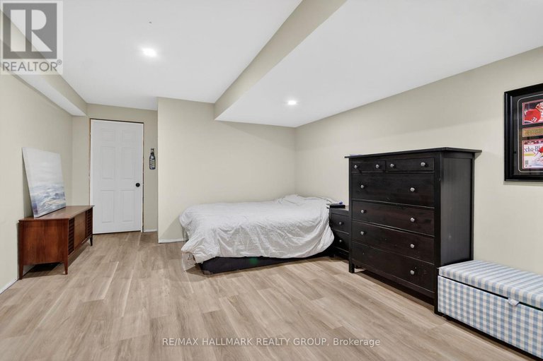 29403053/52-bramblewood-crescent/bridlewood/ottawa/ontario/K1T3G2_32