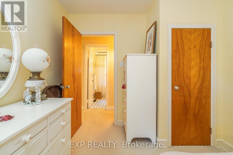 29139161/504-thessaly-circle/alta-vistafaircrest-heights/ottawa/ontario/K1H5W5_22